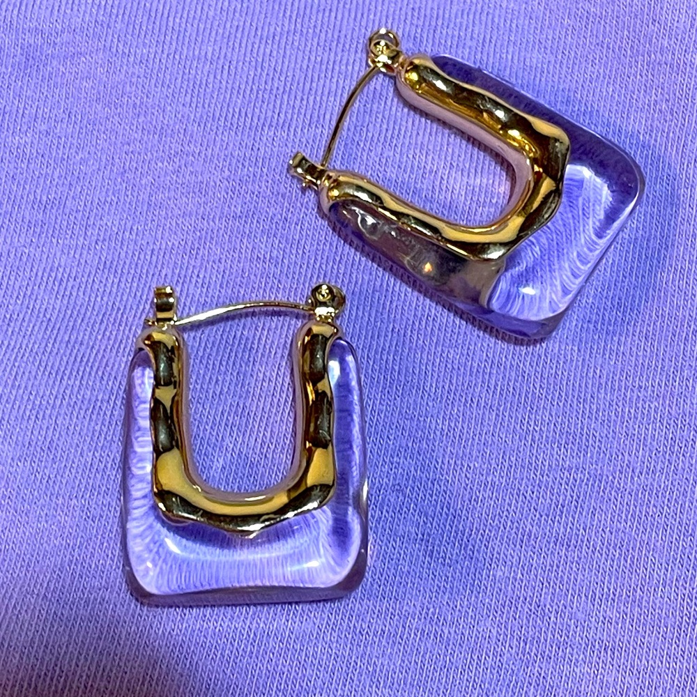 NIB lilac glass gold tone square drop earrings pierced purple bar hinged back